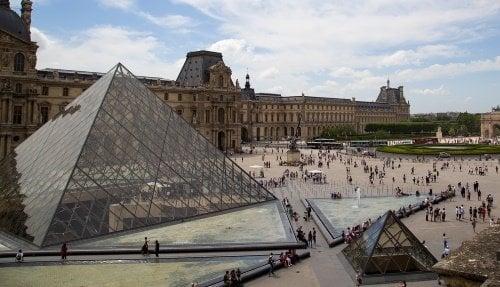 Visit the Louvre on a cheap day trip to Paris from London