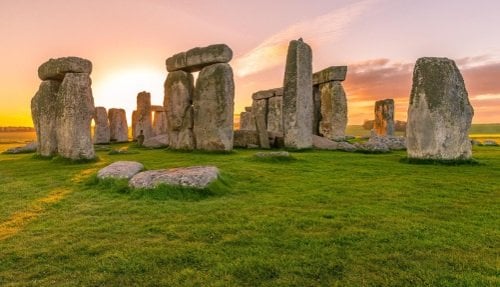 Stonehenge Special Access at 'Sunrise' or 'Sunset' Tour from London