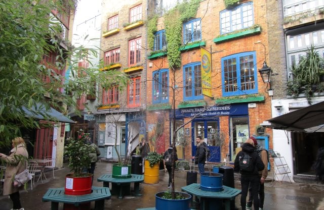 Neil's Yard, Covent Garden District