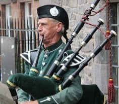 Bagpiper 236