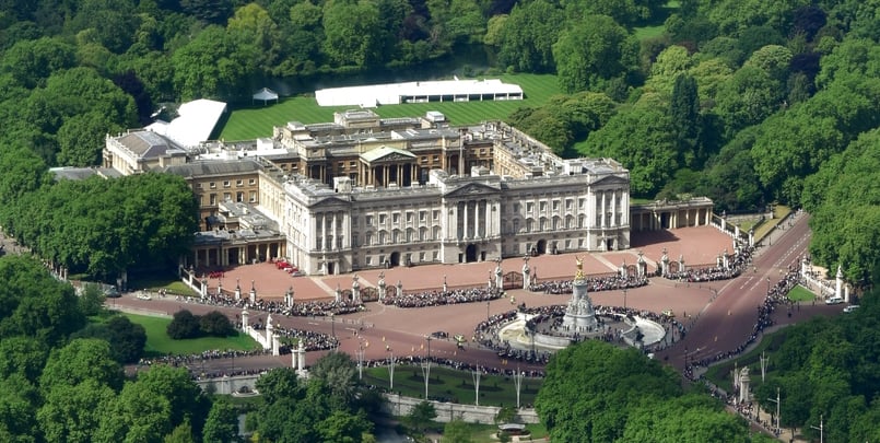 Buckingham Palace and St. James's park from the air, London tour