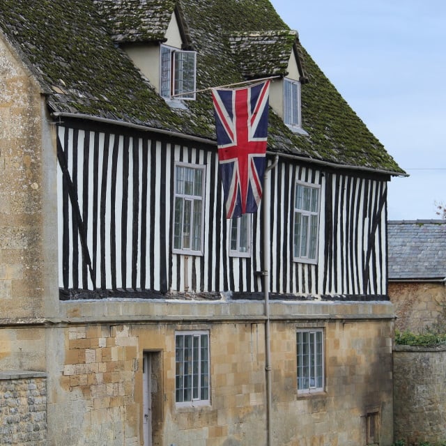 Cotswold house 640