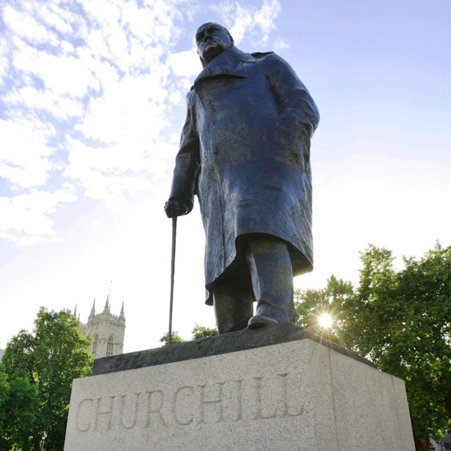 Churchill Statue London 640